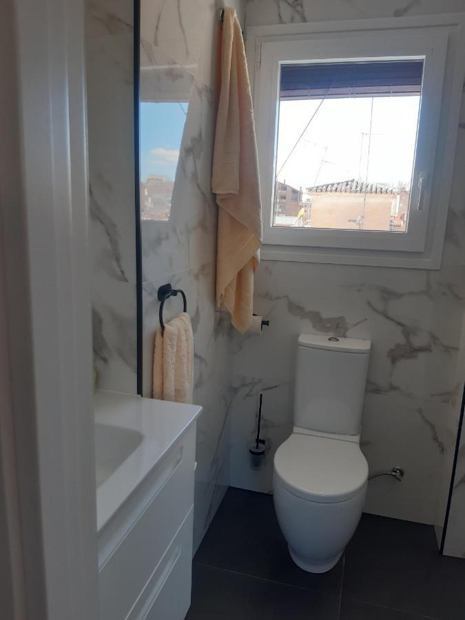 Habitacion Con Bano Privado Y Vistas Apartment Granada Exterior foto